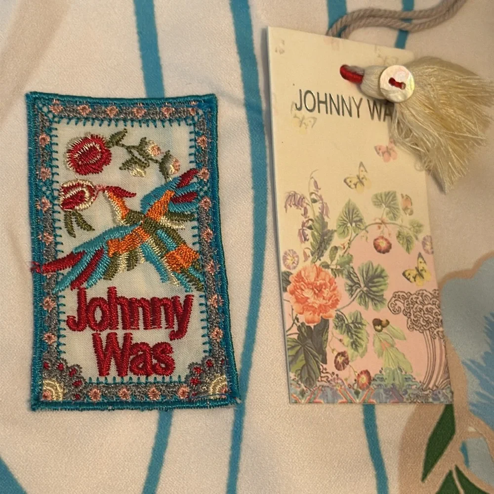 JOHNNY WAS Jenn Reversible 40 x 70 Beach Towel w/ Logo Drawstring Bag